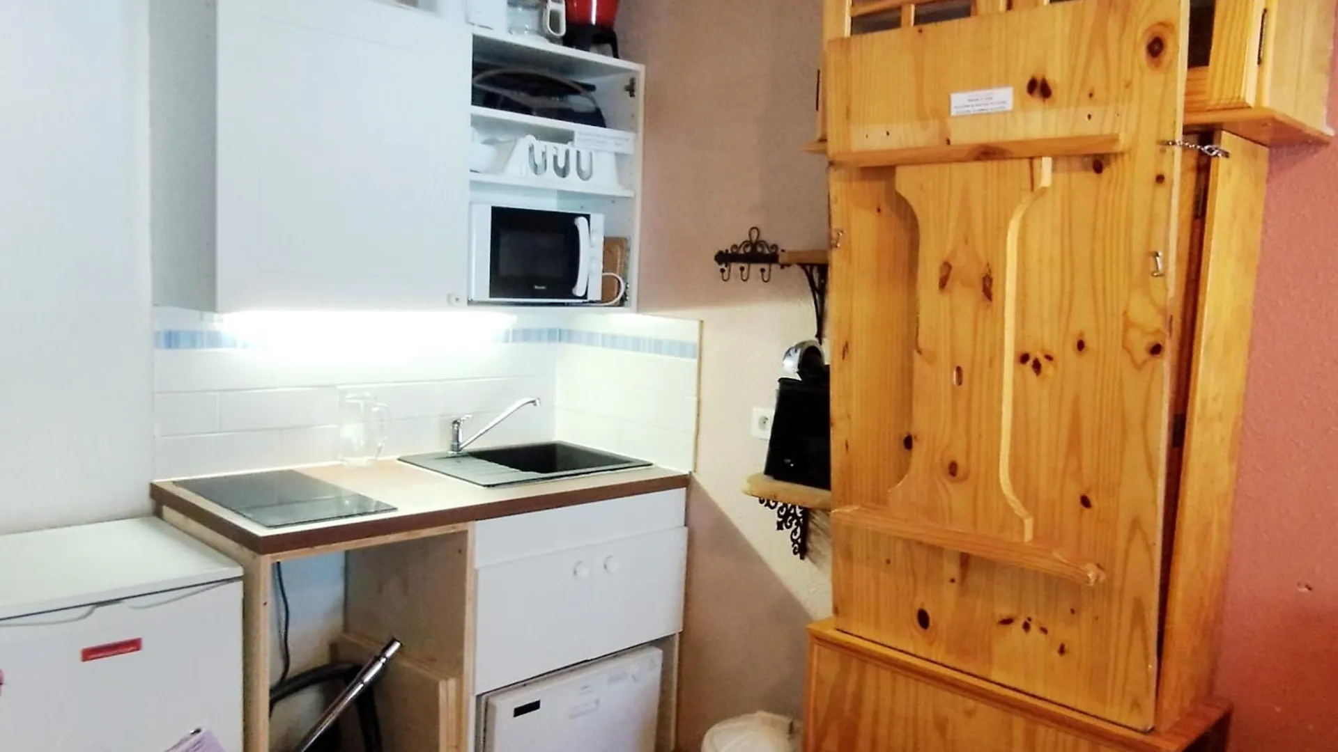 Studio Au Pied Des Pistes, Ideal Pour 4, Bien Equipe, Balcon - Fr-1-771-81 Les Adrets Apartman